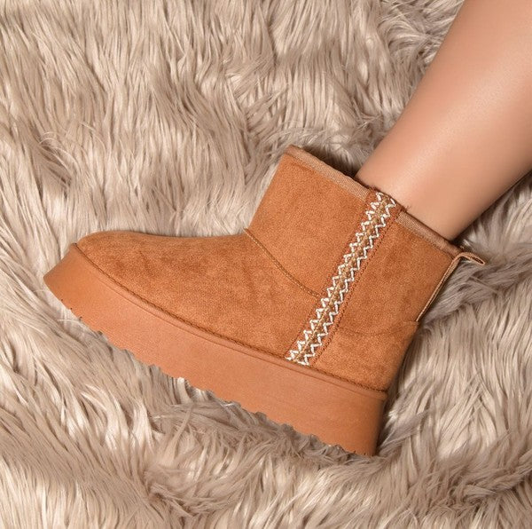 WILD DIVA Round Toe Platform Boots