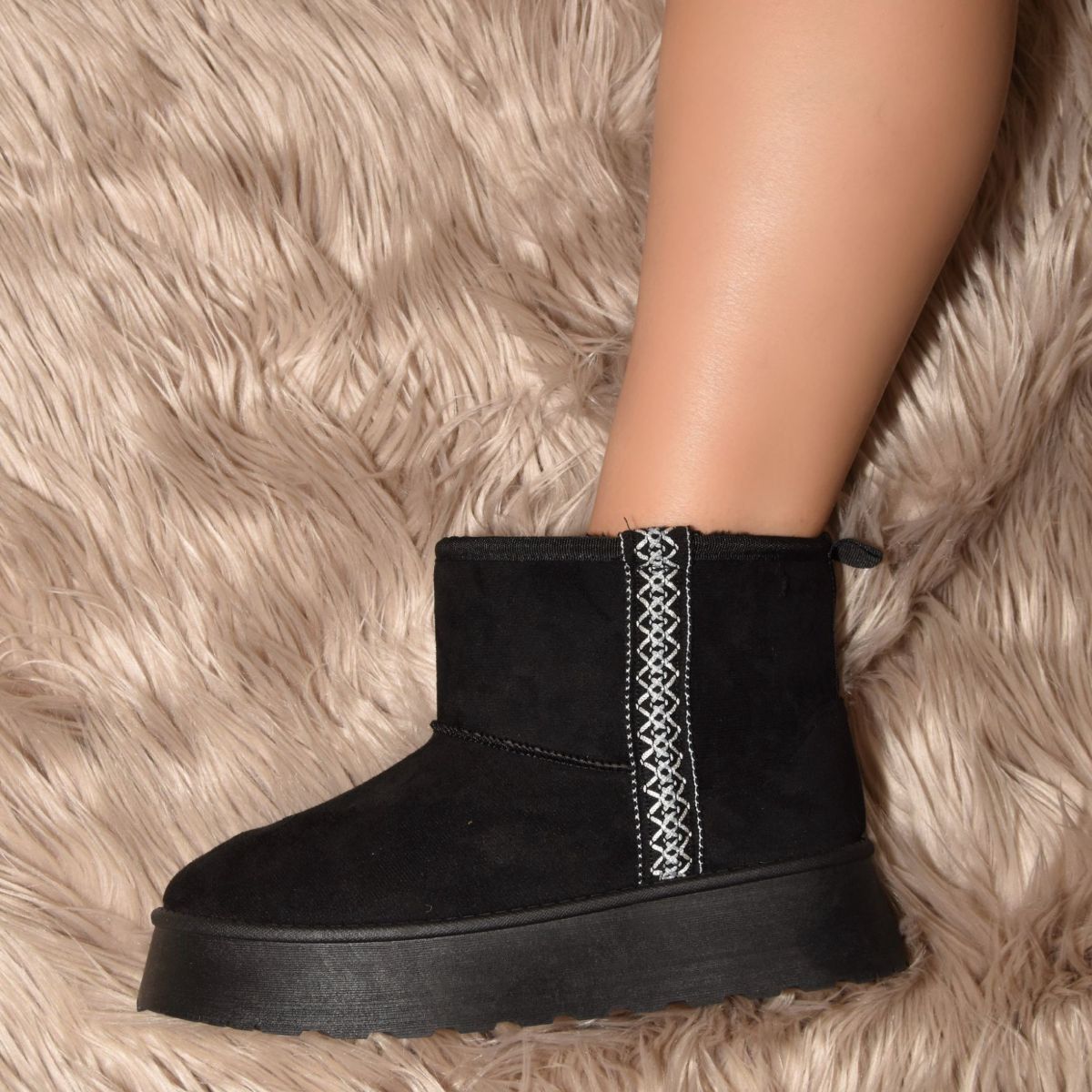 WILD DIVA Round Toe Platform Boots